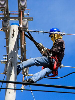 mantenimiento-equipos-electricos-01